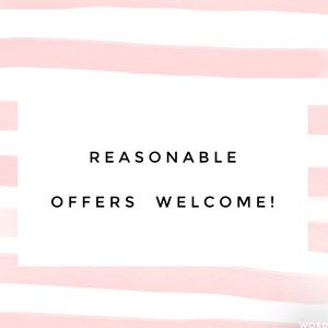 Reasonable offers welcome! Happy poshing💕🌸